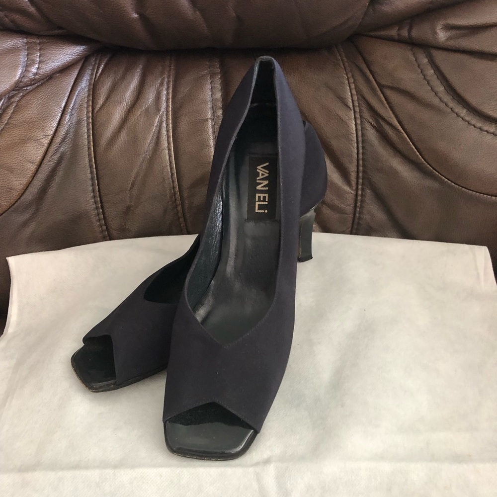 Women’s VANELI open toe heels made in Italy, size 9.5